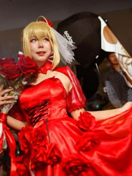 《Fate Extra》Saber红玫瑰礼服 C O S P L A Y_#尼禄红玫瑰礼服#是场照返图~ (19)