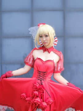 《Fate Extra》Saber红玫瑰礼服 C O S P L A Y_#尼禄红玫瑰礼服#是场照返图~ (5)