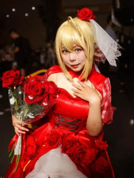 《Fate Extra》Saber红玫瑰礼服 C O S P L A Y_#尼禄红玫瑰礼服#是场照返图~ (11)