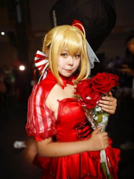 《Fate Extra》Saber红玫瑰礼服 C O S P L A Y_#尼禄红玫瑰礼服#是场照返图~ (12)