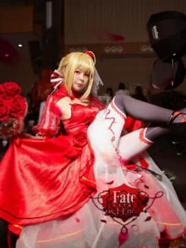 《Fate Extra》Saber红玫瑰礼服 C O S P L A Y_#尼禄红玫瑰礼服#是场照返图~ (18)