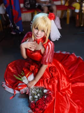 《Fate Extra》Saber红玫瑰礼服 C O S P L A Y_尼禄玫瑰红礼服 (3)