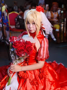 《Fate Extra》Saber红玫瑰礼服 C O S P L A Y_尼禄玫瑰红礼服 (11)