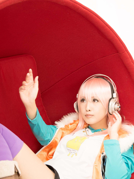 PinkHeadphone_107