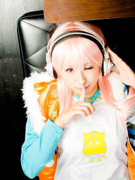 PinkHeadphone_116