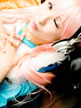 PinkHeadphone_119