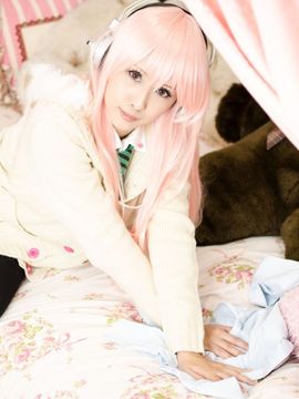 PinkHeadphone_179