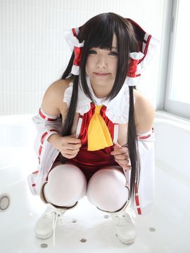 145㌢Eカップ黒髪ぱっつん美少女レイヤーこむぎ　16霊夢_091