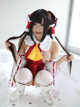 145㌢Eカップ黒髪ぱっつん美少女レイヤーこむぎ　16霊夢_096