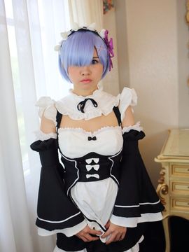 [SEVEN D SISTERS] 低身長148 Gカップくびれ美巨乳コスプレイヤー メイド風衣装を着せた性玩具レ○りん[P]_003