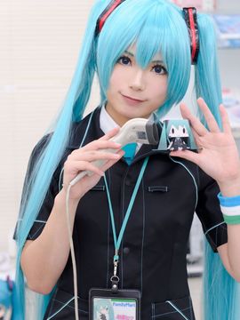 VOCALOID – Miku x Meiko x Luka x Rin cosplay_004