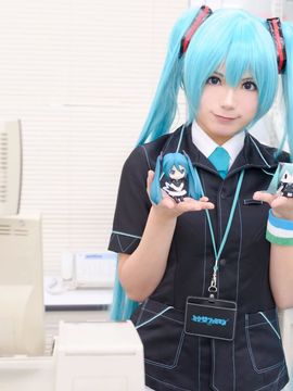 VOCALOID – Miku x Meiko x Luka x Rin cosplay_006