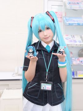 VOCALOID – Miku x Meiko x Luka x Rin cosplay_007