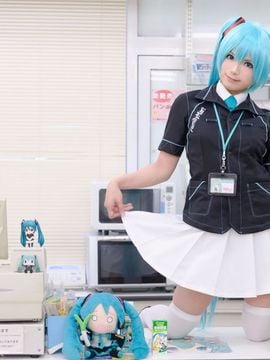 VOCALOID – Miku x Meiko x Luka x Rin cosplay_011