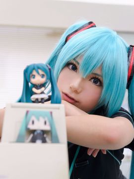 VOCALOID – Miku x Meiko x Luka x Rin cosplay_195