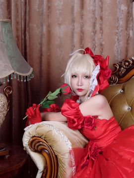 《FateExtra》SABER RED LIKE ROSES礼服 C O S P L A Y_SABER RED LIKE ROSES礼服 C O S (5)