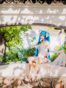 《VOCALOID家族》初音未来魅力旗袍登场 C O S P L A Y_初音未来魅力旗袍登场 C O S (26)