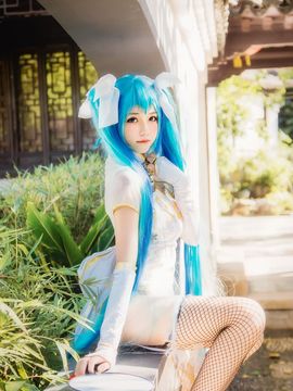 《VOCALOID家族》初音未来魅力旗袍登场 C O S P L A Y_初音未来魅力旗袍登场 C O S (7)