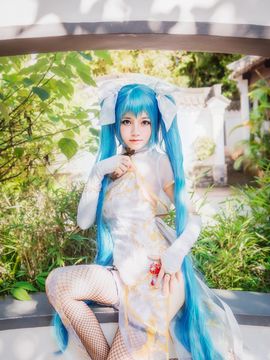 《VOCALOID家族》初音未来魅力旗袍登场 C O S P L A Y_初音未来魅力旗袍登场 C O S (11)