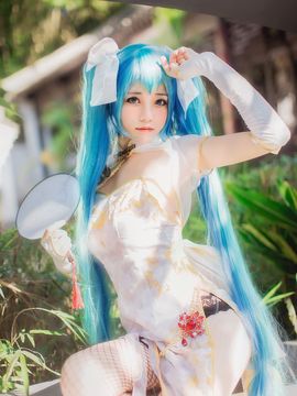 《VOCALOID家族》初音未来魅力旗袍登场 C O S P L A Y_初音未来魅力旗袍登场 C O S (12)