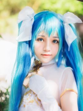 《VOCALOID家族》初音未来魅力旗袍登场 C O S P L A Y_初音未来魅力旗袍登场 C O S (18)