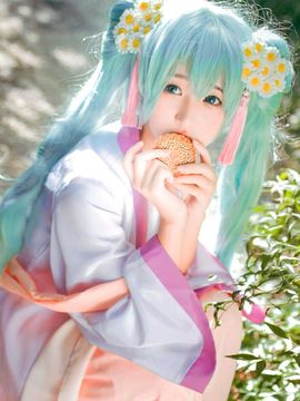 《VOCALOID》初音未来中秋明月C O S P L A Y_中秋~miku (2)