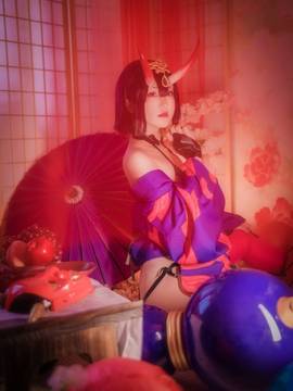 《Fate Grand Ordert》千红万紫・神力鬼毒酒吞童子 C O S P L A Y_【万分感谢你召唤妾身至此。妾身会比较为所欲为，没关系吧~？】 (1)