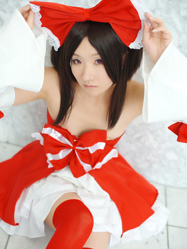 Reimu Hakurei (Touhou Project) by Kishigami Hana_005