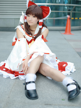 Reimu Hakurei (Touhou Project) by Kishigami Hana_034