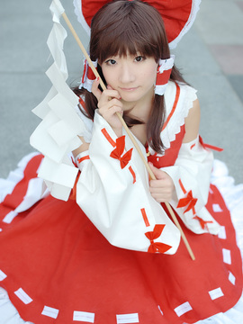 Reimu Hakurei (Touhou Project) by Kishigami Hana_035