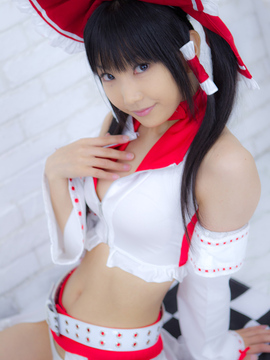 Touhou - Hakurei Reimu cosplay by Lenfried_007