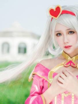《英雄联盟》情人节限定皮肤甜心宝贝娑娜琴女 C O S P L A Y_甜心宝贝 娑娜 - 琴瑟仙女 Sona 情人节ver (2)